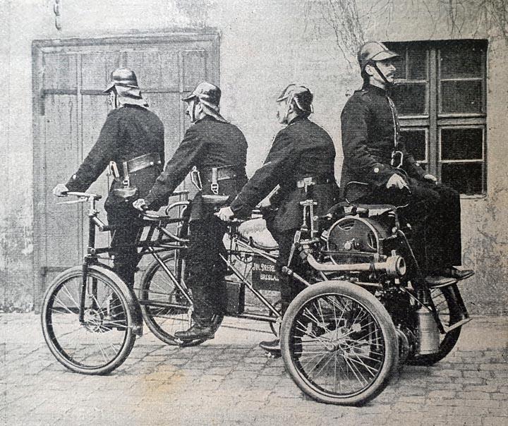 Die Feuerwehr anno 1900, von der Kutsche zum Motorvierrad_Xecutives.net-Bericht